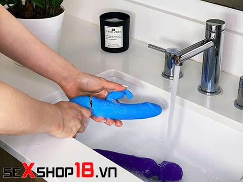 Khi nào nên thay mới dương vật giả? 5 Dấu hiệu cần nhận biết 5 Khi nào nên thay mới dương vật giả để đảm bảo an toàn