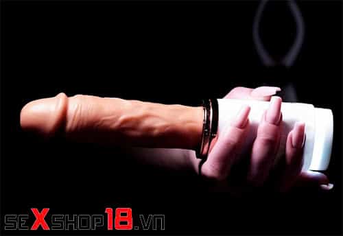 So sánh dương vật giả và máy rung – Nên chọn loại nào? 2 So sánh dương vật giả và máy rung loại nào nên dùng?