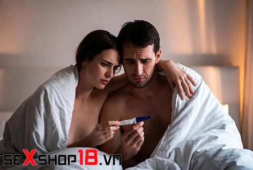 Quan hệ ngày đèn đỏ có bị vô sinh không? Sự thật khoa học 1 nam nữ quan hệ ngày đèn đỏ có bị vô sinh không?