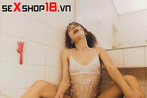 Thủ Dâm Có Tốt Không? Lợi Ích & Rủi Ro Theo Y Khoa 3 nữ giới thỏa mãn bằng cách thủ dâm có tốt không