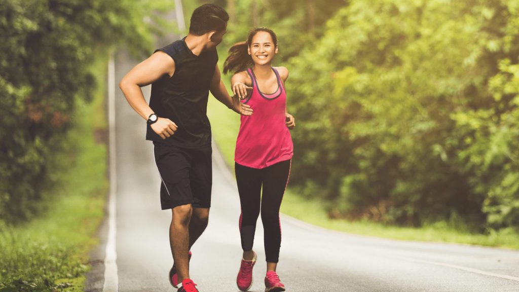 Cùng nhau tập thể dục thể thao để có một cơ thể khỏe mạnh và giảm ham muốn quá cao.