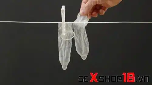 Có nên giặt bao cao su để dùng lại? Lời khuyên chuyên gia 4 Có nên giặt bao cao su để dùng lại không?